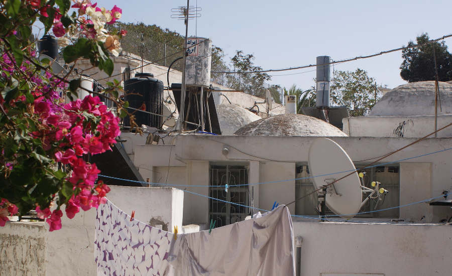 Armenians and Israeli settlers clash over land parcel in Old City Jerusalem